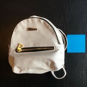 Small faux leather bag